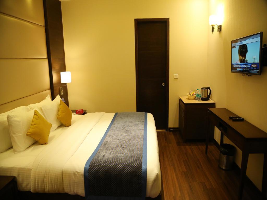 Oyo Premium Panchkula Sector 5 호텔 객실 사진